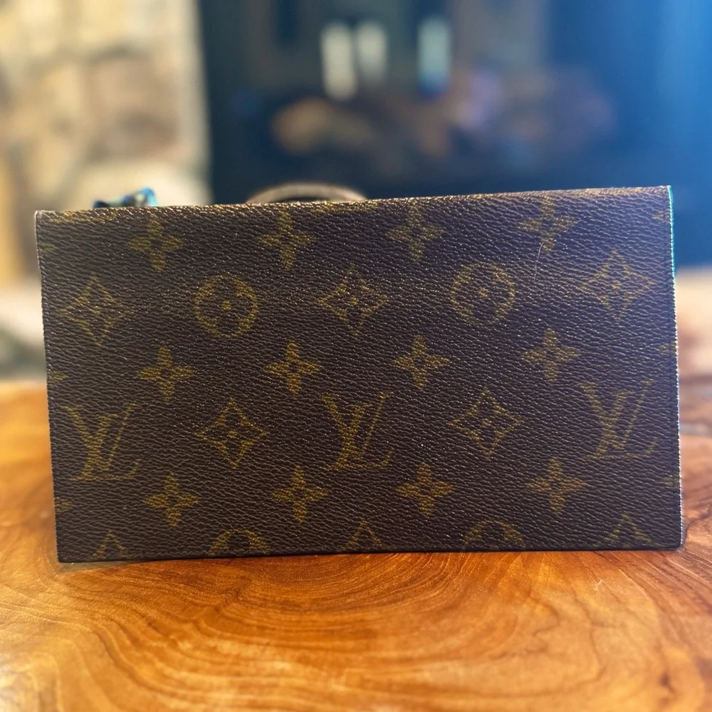Louis Vuitton Monograms  Checkbook Long Bifold Wallet
